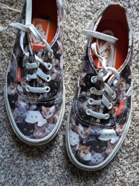 Vans ASPCA Women's Cat-Print Lace-Up Sneakers in Multi-Color and White